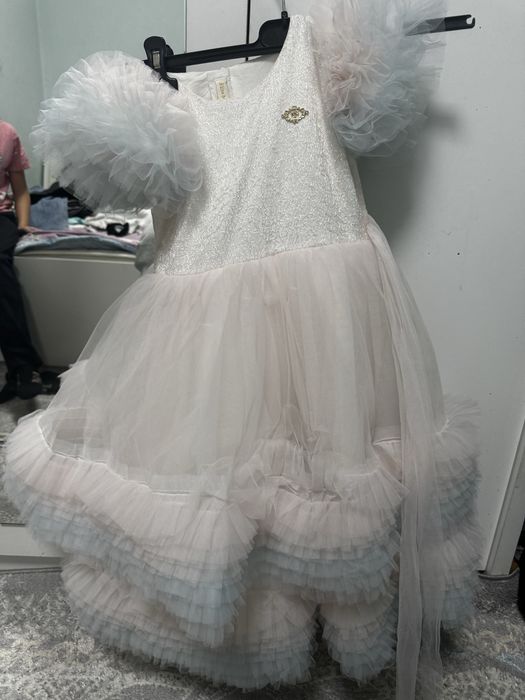 Продам платье для девочки