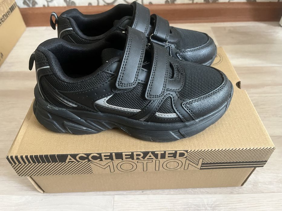 Продам кроссовки