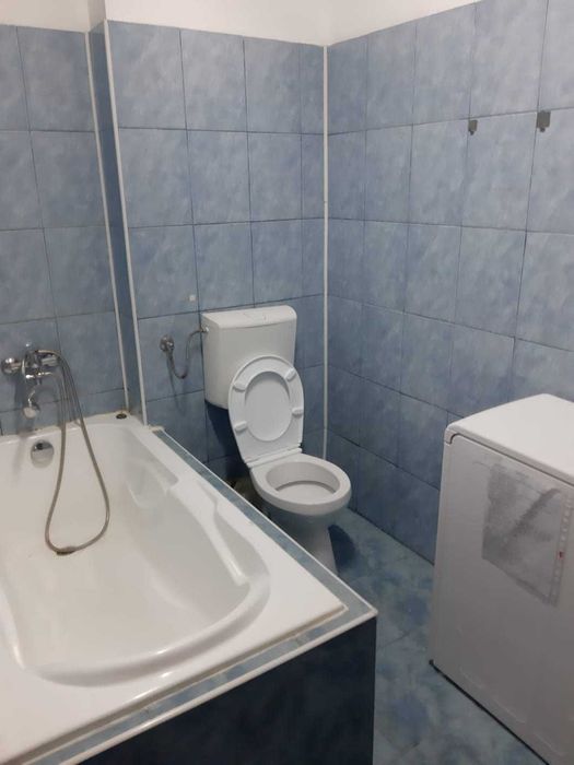 Închiriez apartament