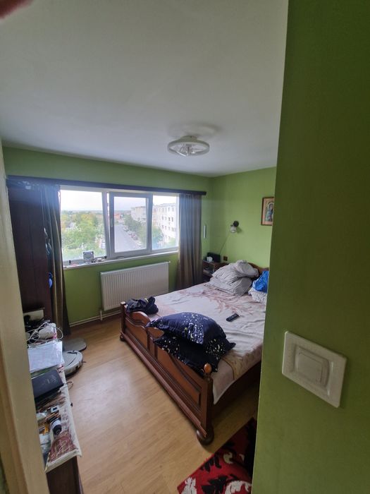 Vând Ap 3 camere, et. 4/4 , 2 balcoane , 2 băi, CT, AC, Termopan.