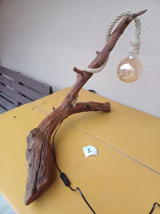 Lămpi handmade din lemn