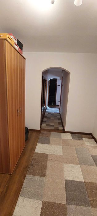 Apartament 3 camere,  etaj 2, 72 mp, linga Piata Mica