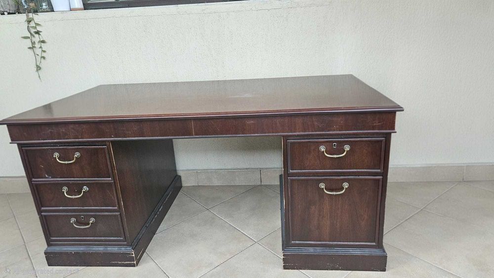 Set birou si biblioteca din lem masiv culoare wenge inchis
