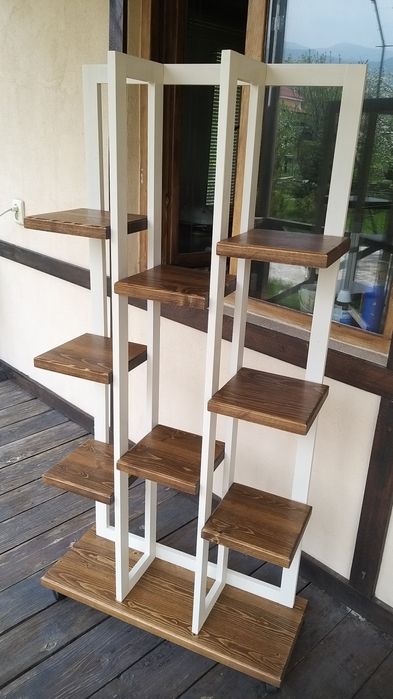 Напольная подставка для цветов