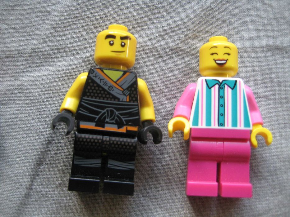 Продавам LEGO фигурки човечета