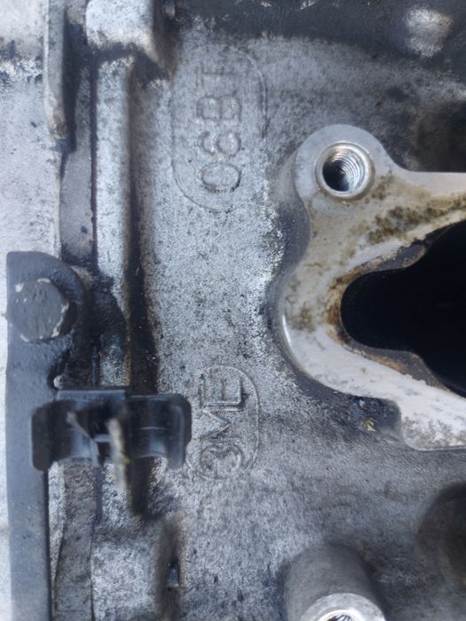 Vând chiulasa golf 5 motor 1.6 MPI