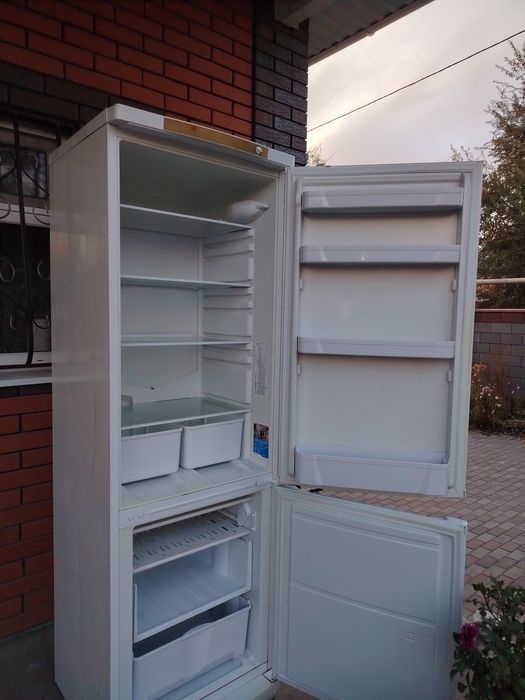 Продам холодильник