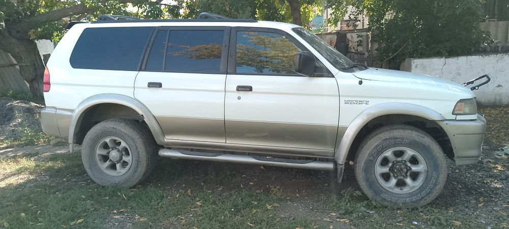 Митсубиси Монтеро спорт
