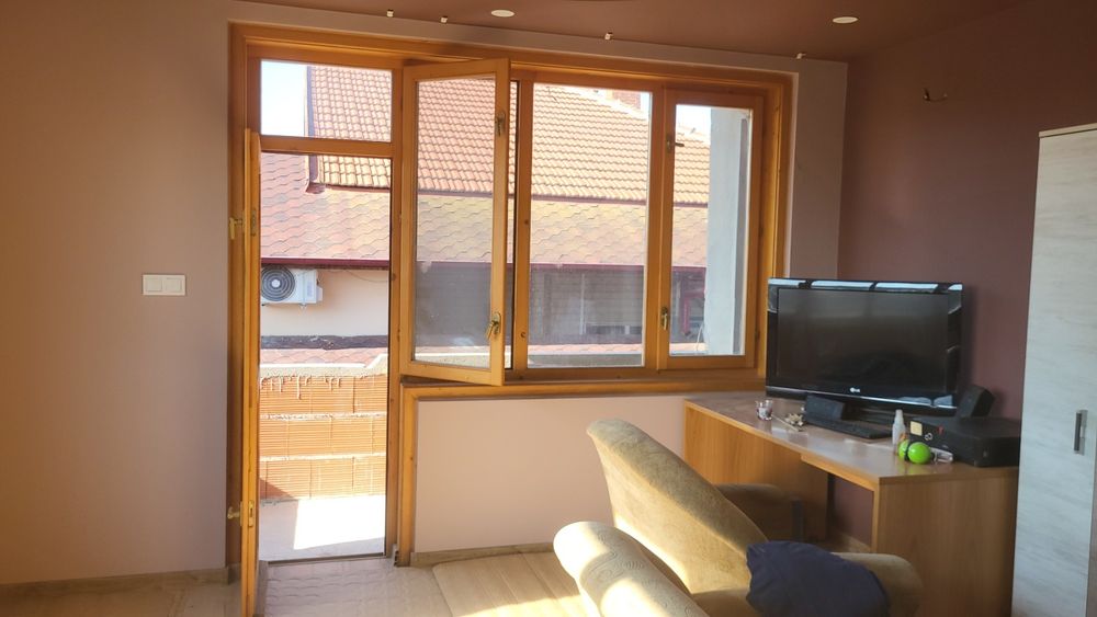 Дървена дограма със стъклопакет