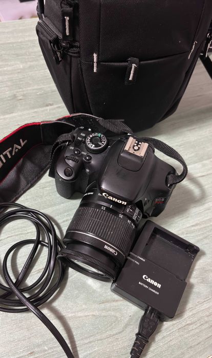 Canon EOS Rebel T3i / 600D