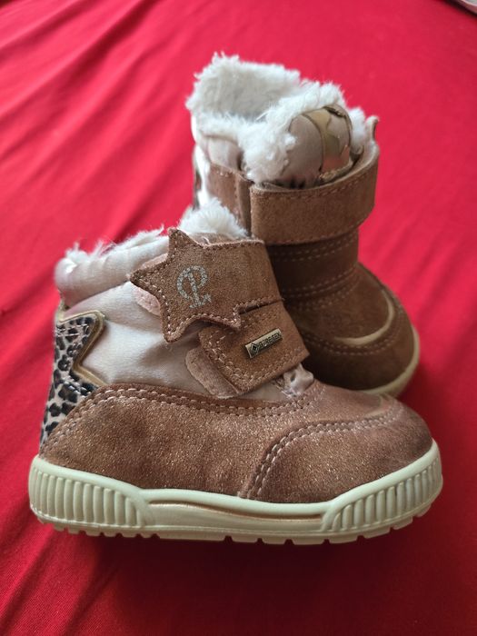 Primigi Gore-Tex marimea 19 Ghete iarna, piele intoarsa cu velcro, aplicatii sclipici Roz