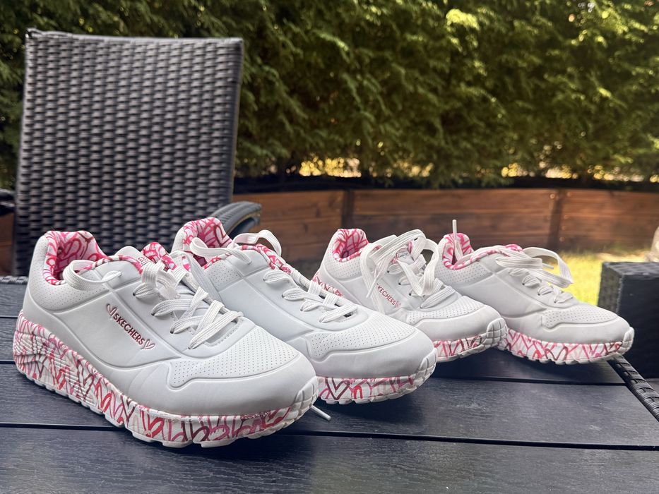 Маратонки Skechers, дамски и детски, еднакви
