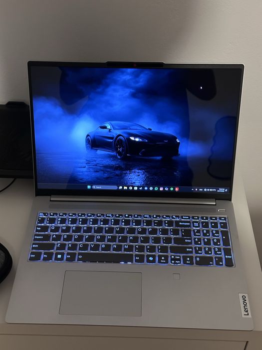 Lenovo IdeaPad Slim 5 16" (Ryzen 7 8845HS / 32GB RAM / 1TB SSD) - Baterie 100% + Garanție