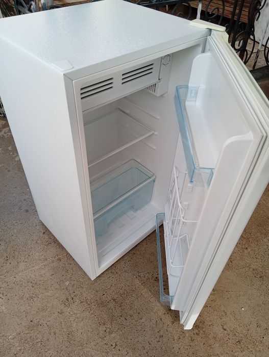 Продаётся мини холодильник.в почти новом состояние