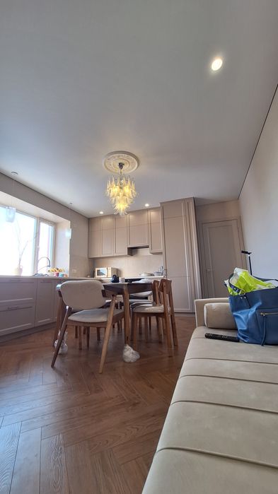 Натяжные потолки