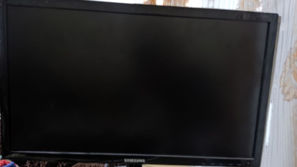 Kompyuter  komplekt mishka klaviatura monitor