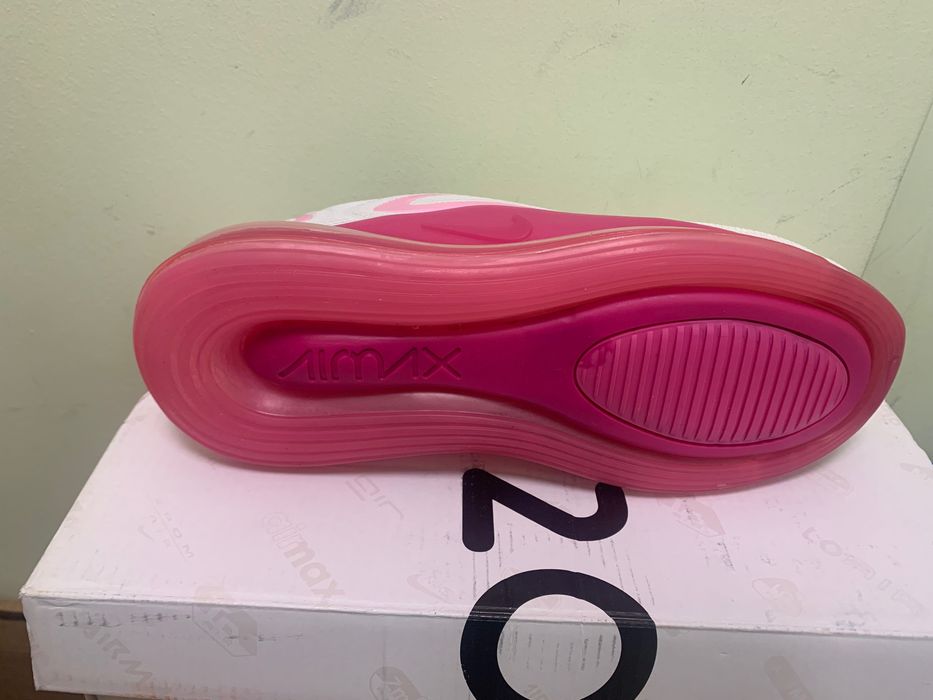 Нови дамски маратонки Nike Air Max 720 налични 38 номер