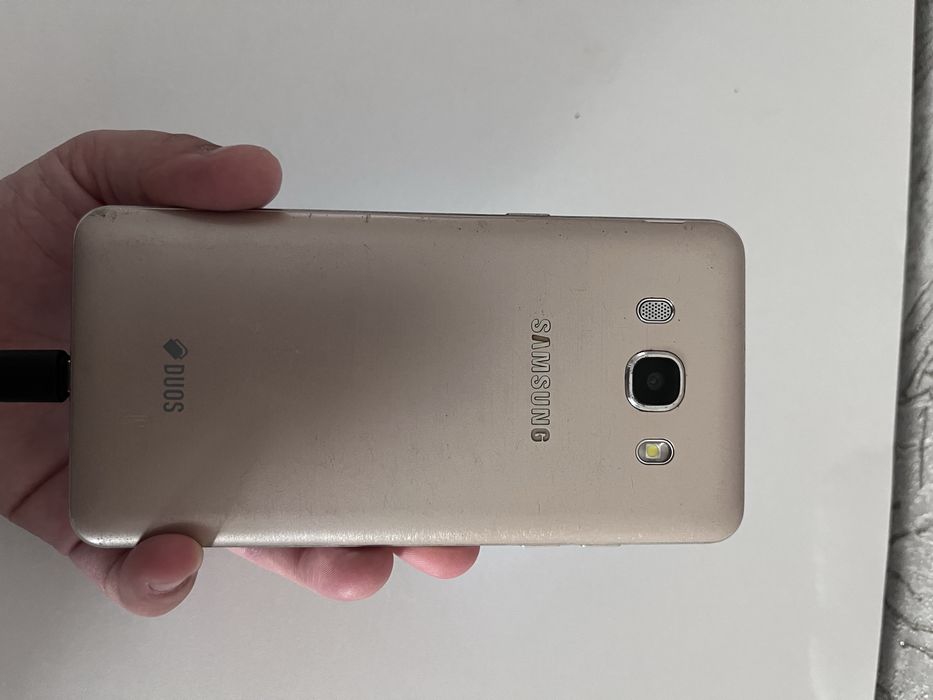 2016 Самсунг J5 16гб