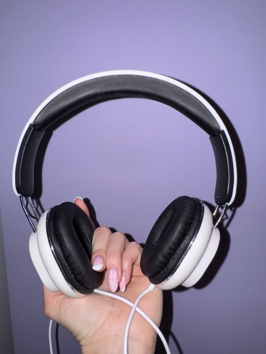 Слушалки с кабел