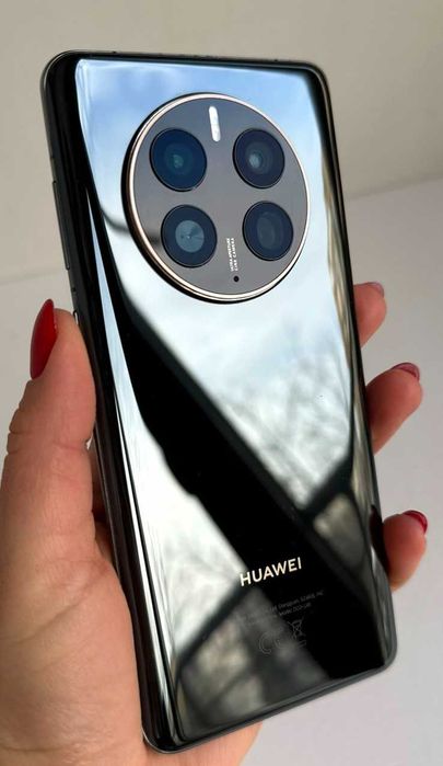 Продавам Huawei Mate 50 PRO