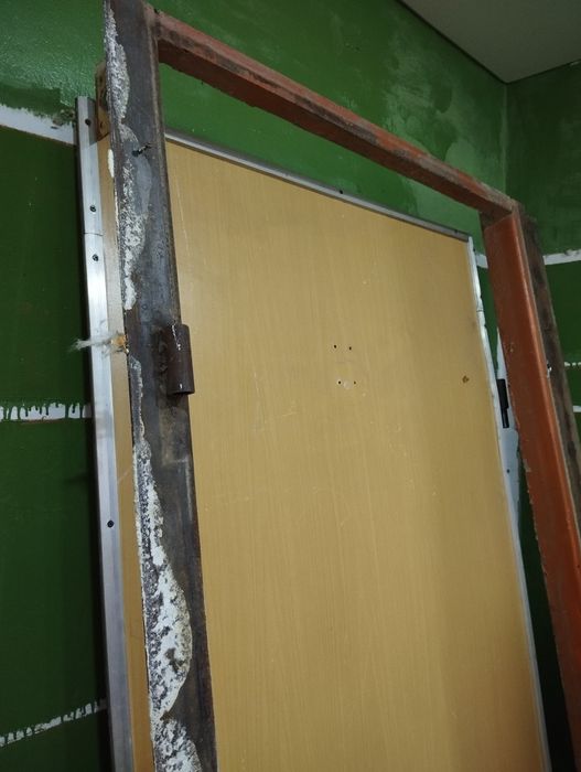 Дверь входная металлическая