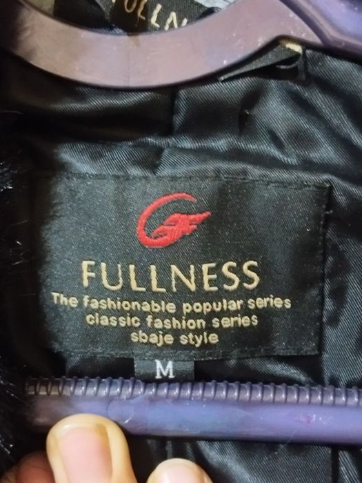 SOTUVDA: Ayollar uchun zamonaviy moʻynali palto