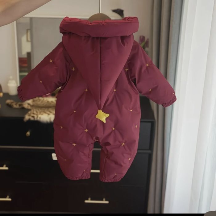 Продам комбинезон с пинетками