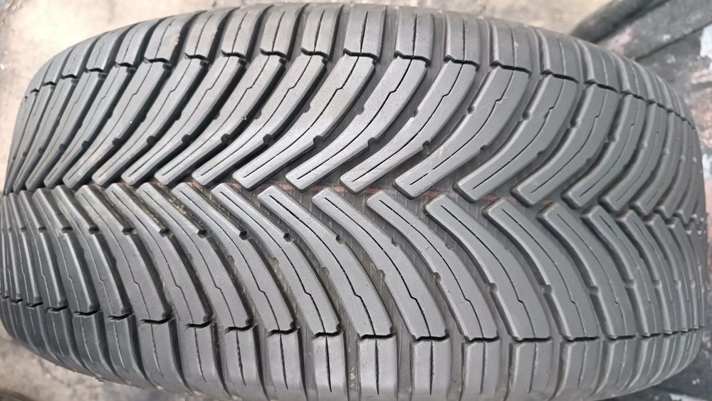 225/55/16 Bridgestone Дот 1924
