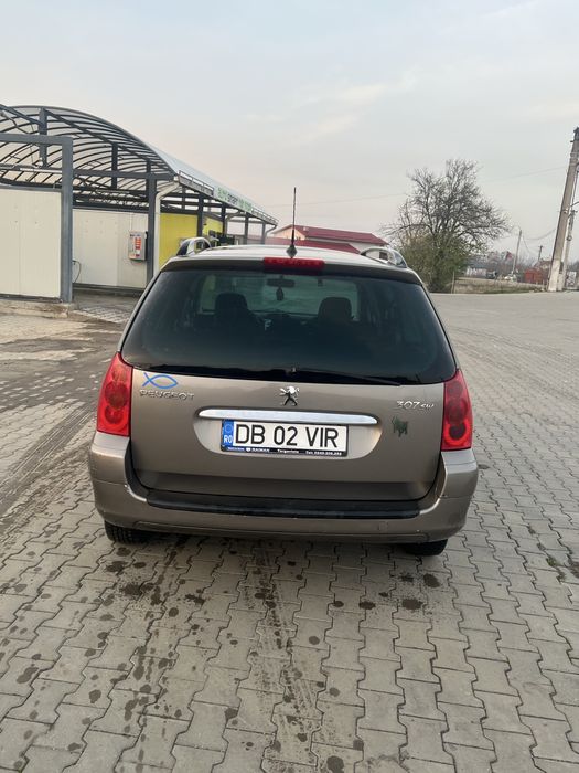 Vând peugeot 307 , an 2003 motor 1.6 benzina (usor negociabil