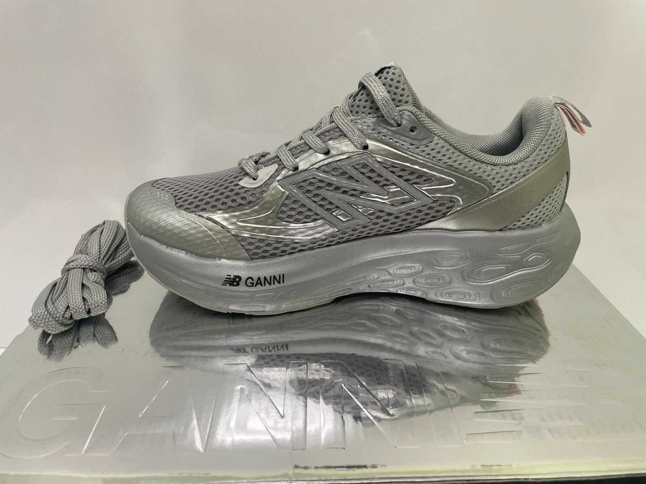 Нови дамски маратонки New Balance Fresh Foam GANNI Silver Metallic номер 38
