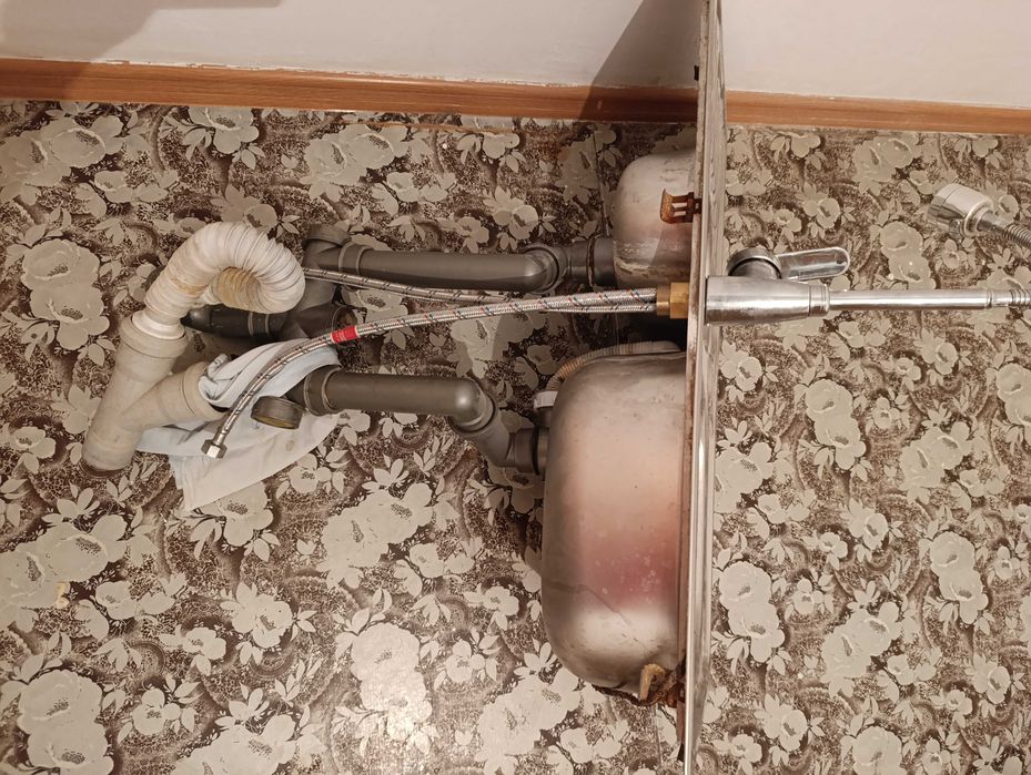 Мойка на кухню со смесителем