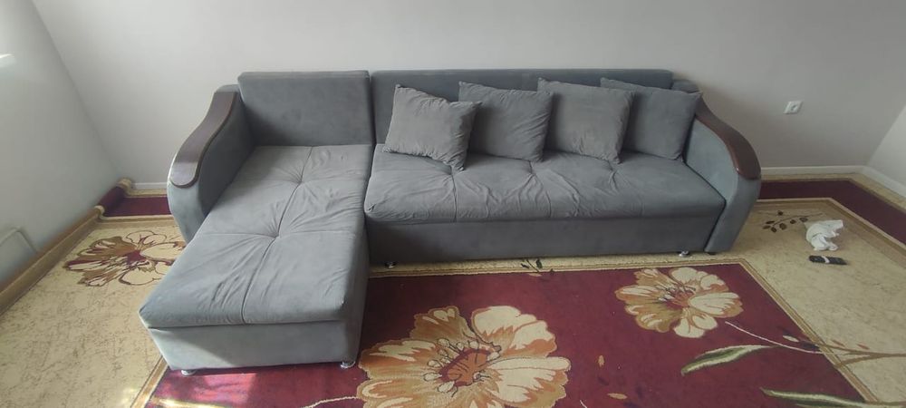 Диван в хорошем состояний