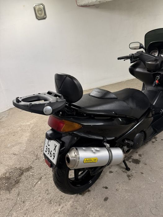 Yamaha T max -2006год.Продавам. Закупен от Yamaha в България.