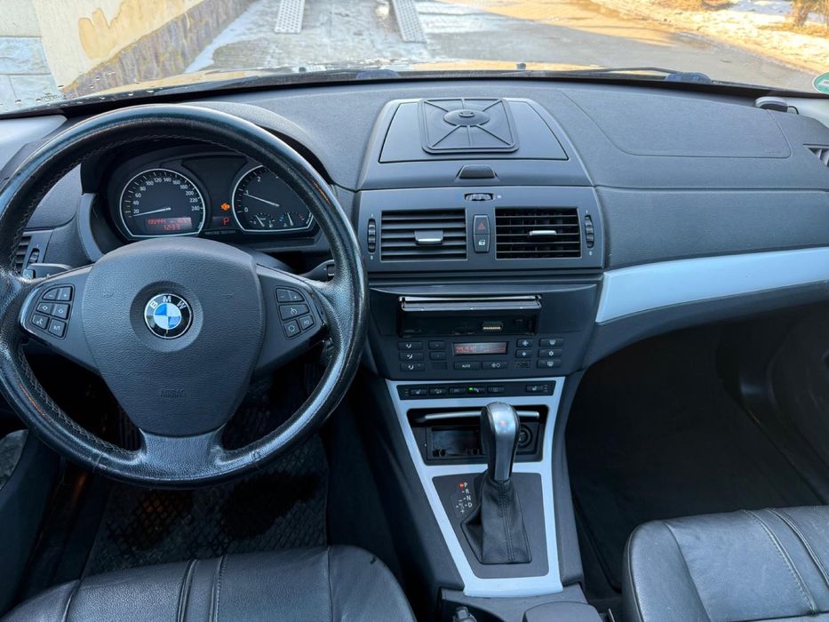 Vând BMW X3 Automat 4x4  Motor 2L