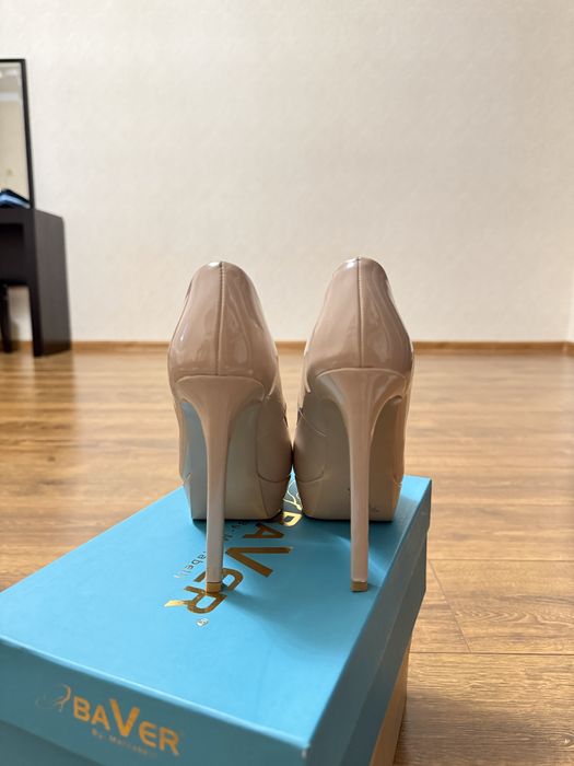 Продается туфли YSL