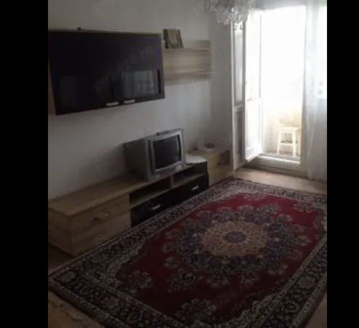 Apartament, semidecomandat, 2 camere, etajul 2, în municipiul Bârlad