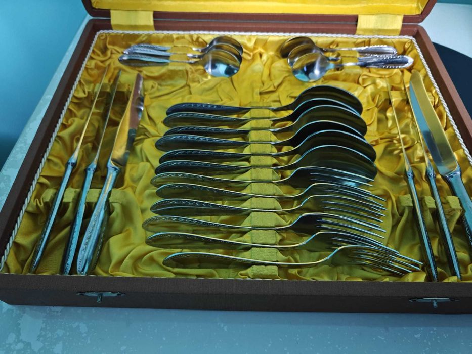 Set tacamuri inox rusesc , vechi