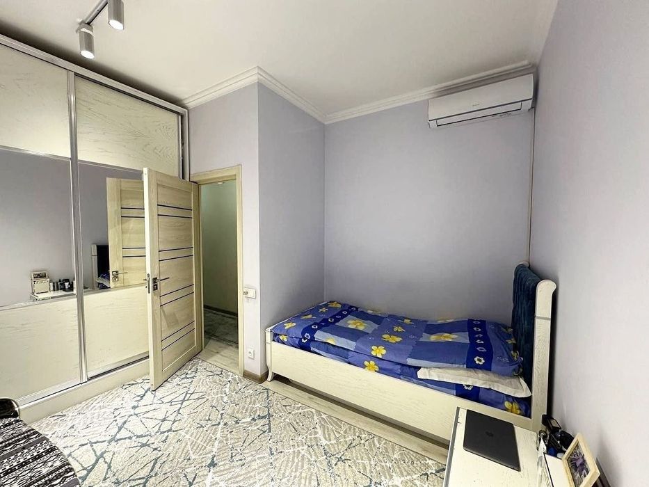 Dream House Продается 3 комнатная квартира ремонт 8-роддом, Глинка