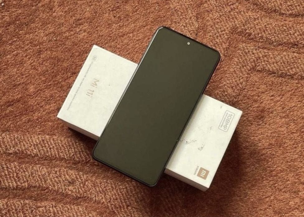 Xiaomi Mi 11i 5G; 256 GB; Cosmic Black