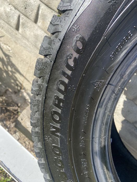 Шины шипованные новые