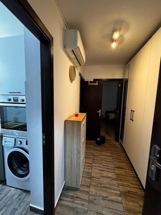 Garsonieră de închiriat – 34 mp, complet renovată, la 6 minute de metrou Valea Ialomiței