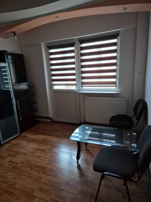 Ofer spre inchiriere garsoniera in Mioveni mobilata si utilata complet.