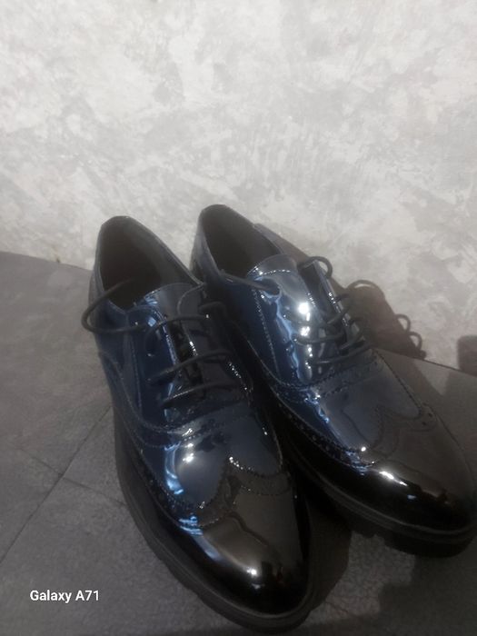 Чисто нови обувки