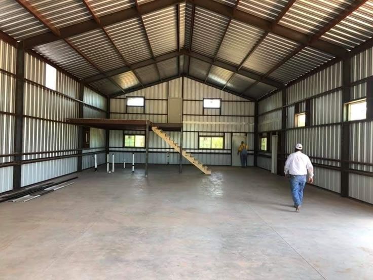 Vindem hale metalice diferite suprafețe cu urmatoarele destinații :

-