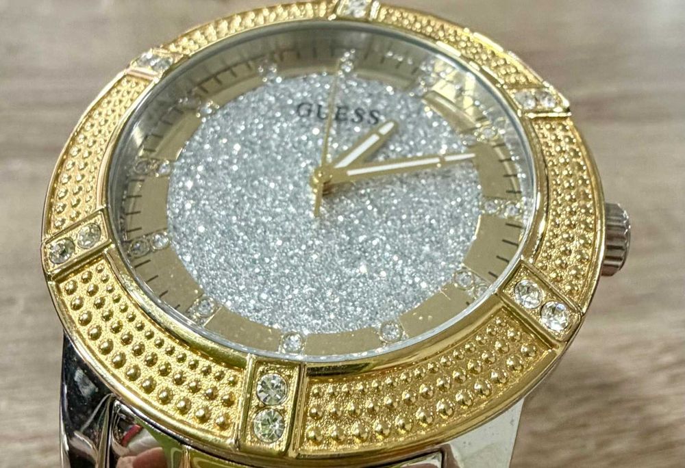Часовник guess u1347L3