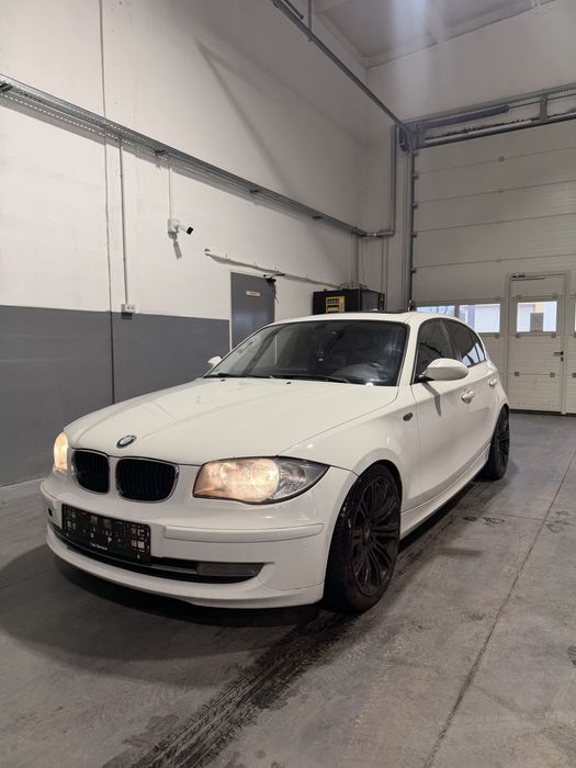 Bmw seria 1 118d diesel trapa navi facelift