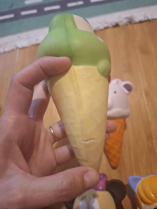 Jucării squishy cu revenire lentă