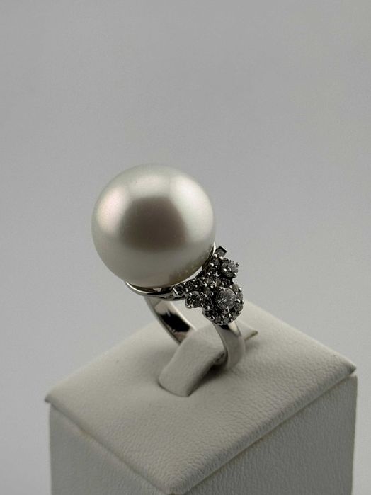 Кольцо с жемчугом и бриллиантами 0,65 ct