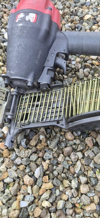 Pistol pneumatic cuie lemn Senco