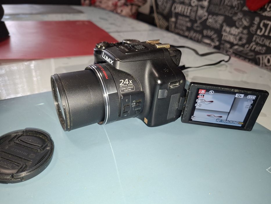 Panasonic FZ150, 12 MP ,24x zoom, Full HD Video